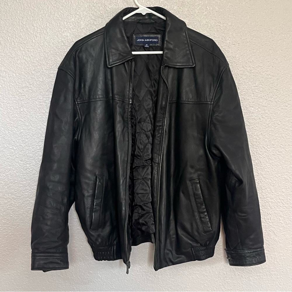 John Ashford 100% leather outer shellClassic Black Bomber Jacket